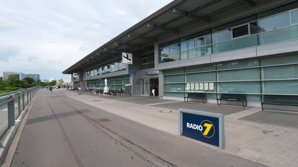 Premium scheduled transfers Memmingen airport pickup